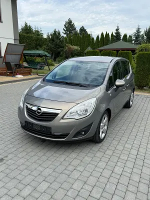 Opel Meriva II 1.4 T Cosmo 2010