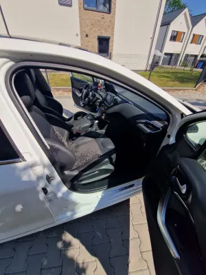 Peugeot 208 I 1.6 e-HDi Allure STT 2014