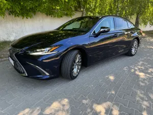 Lexus ES 300h Prestige 2025