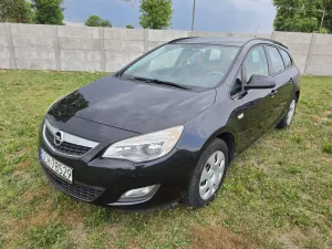 Opel Astra J 1.4 Sport 2012