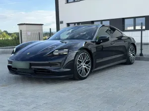 Porsche Taycan 2021