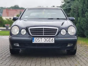 Mercedes-Benz E W210 2000