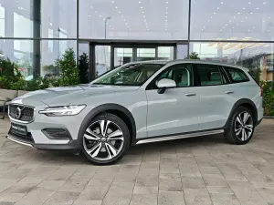 Volvo V60 2024