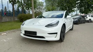 Tesla Model 3 Standard Reichweite Plus Hinterradantrieb 2020