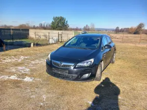 Opel Astra J 1.7 CDTI DPF Design Edition 2010