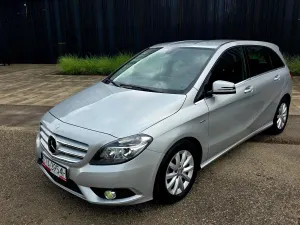 Mercedes-Benz B W246 180 (BlueEFFICIENCY) 2012