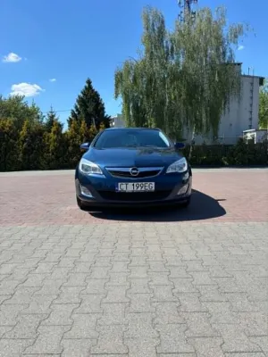 Opel Astra J 1.4 T Cosmo 2011