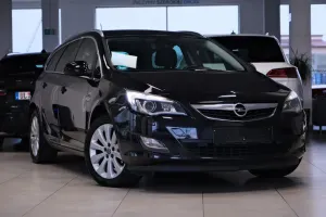 Opel Astra J 1.4 T Executive S&S 2011