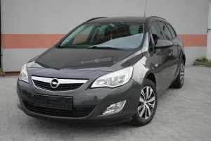 Opel Astra J 1.7 CDTI DPF Design Edition 2011