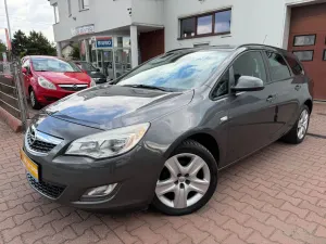 Opel Astra J 1.4 Turbo Active 2011
