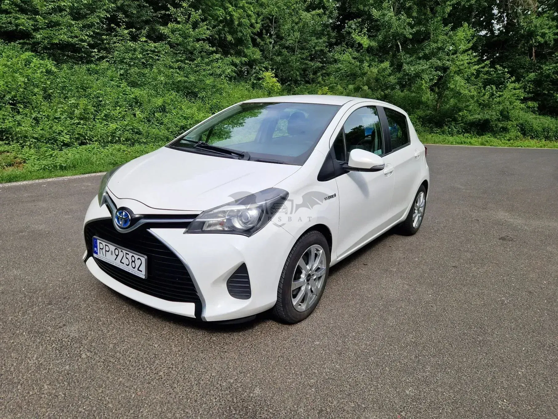 Toyota Yaris III Hybrid 100 Active EU6 2014