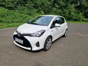Toyota Yaris III Hybrid 100 Active EU6 2014