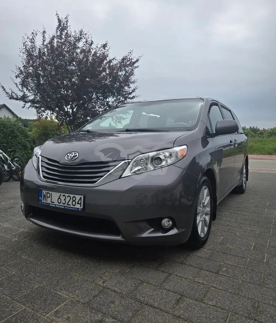Toyota Sienna 3.5 XLE AWD 2011