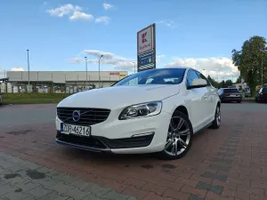 Volvo S60 II D4 Drive-E Momentum 2015