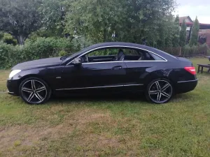 Mercedes-Benz E W212/W207 220 CDI DPF BlueEFFICIENCY Automatik Avantgarde 2011