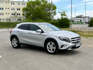 Mercedes-Benz GLA 200 7G-DCT Urban 2014