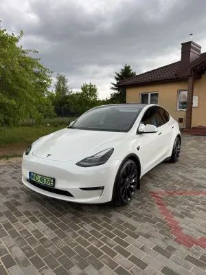 Tesla Model y 2023