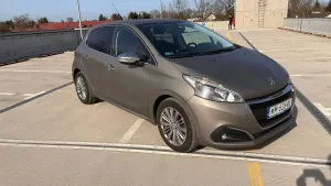 Peugeot 208 I 1.2 PureTech Allure 2015