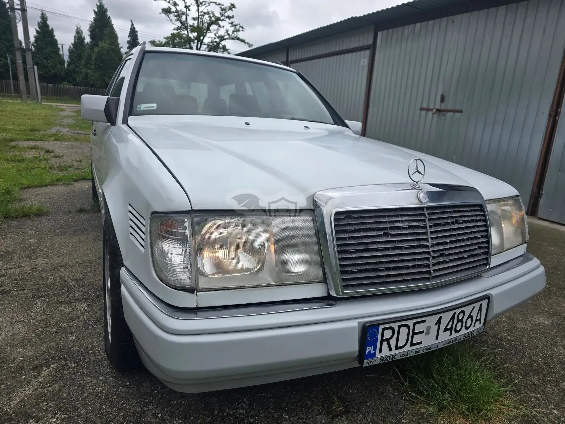 Mercedes-Benz E 1992