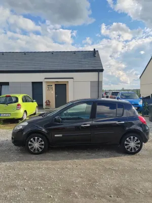 Renault Clio III 1.2 16V 75 Expression 2011
