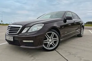 Mercedes-Benz E W212/W207 250 CGI BlueEffICIENCY Avantgarde 2011