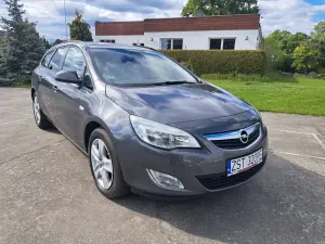 Opel Astra J 2.0 CDTI DPF Automatik 2011