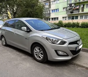Hyundai i30 II blue Kombi 1.6 GDi YES Silver 2012