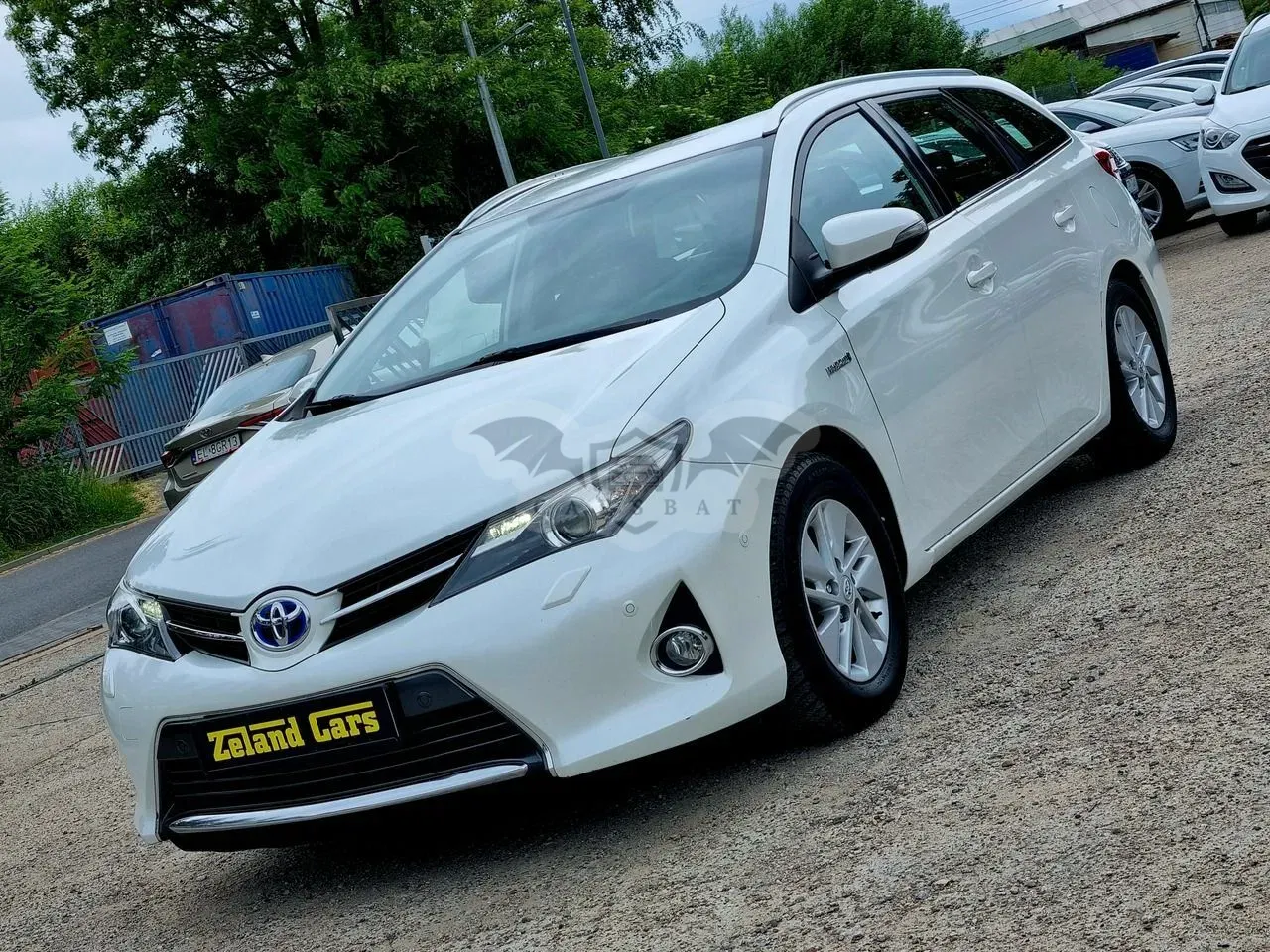 Toyota Auris II Hybrid 135 Comfort 2014