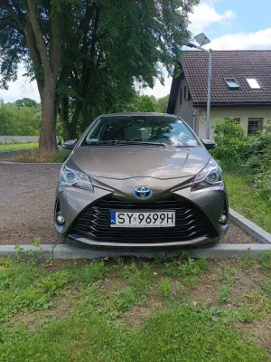 Toyota Yaris III Hybrid 100 Premium 2017