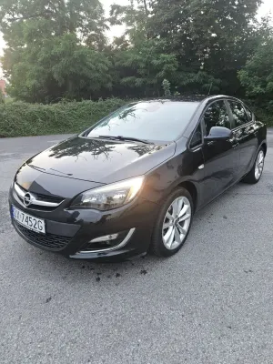 Opel Astra J 1.4 Turbo Style 2013