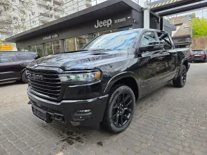RAM 1500 Laramie Night Premium 2025