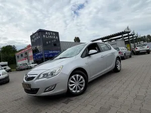 Opel Astra J 1.6 Essentia 2010