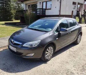 Opel Astra J 1.4 T Cosmo 2010