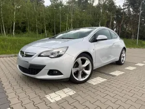 Opel Astra J 2011