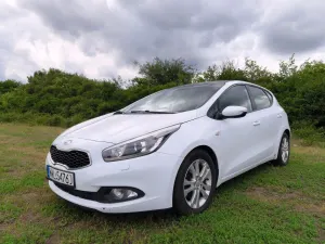 Kia Ceed II 1.6 CRDi M 2013