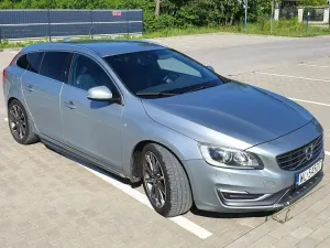 Volvo V60 I D4 Drive-E R-Design Summum 2015