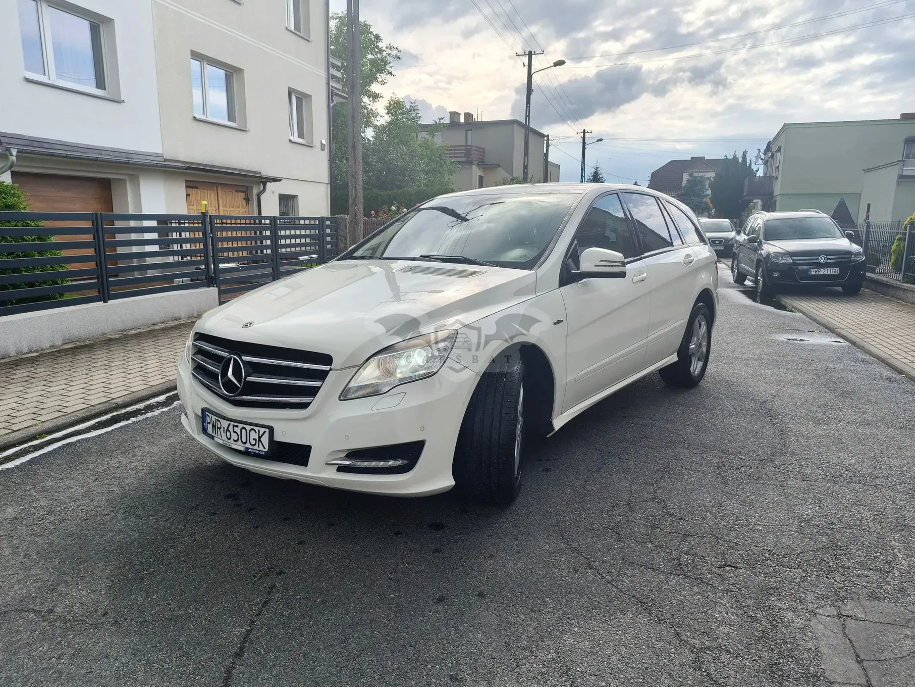 Mercedes-Benz R 300 CDI DPF BlueEFFICIENCY 7G-TRONIC 2011