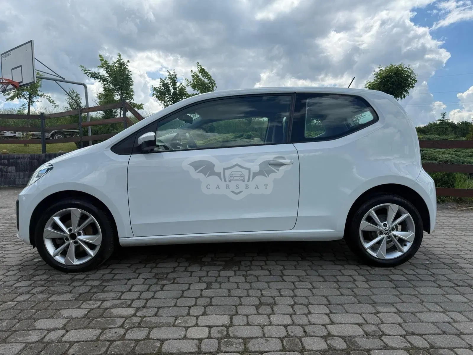 Volkswagen Up! white style 2021