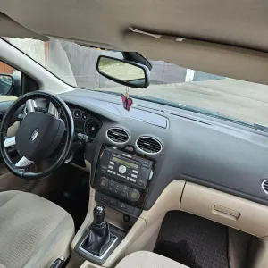 Ford Focus Mk2 1.6 Ghia 2005