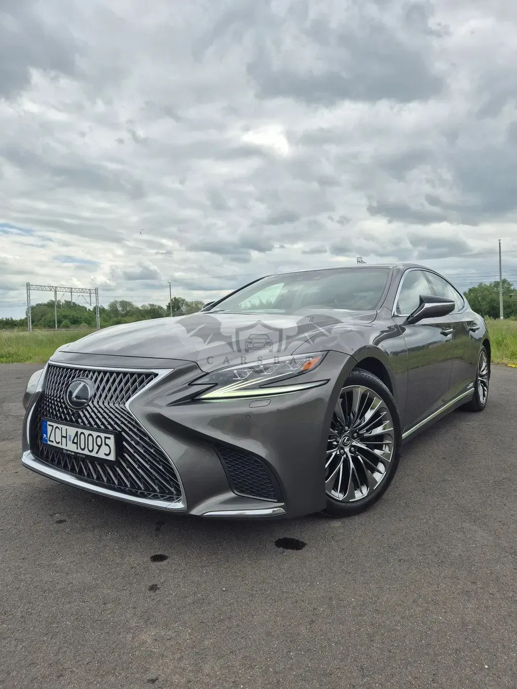 Lexus LS V 500h Omotenashi AWD 2017