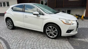 Citroën DS4 1.6 HDi SoChic 2011