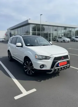 Mitsubishi Outlander II 2.0 2WD 2010