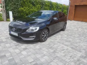 Volvo V60 I (2011-2018) D4 Geartronic Momentum 2017