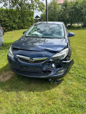 Opel Astra J 1.4 Turbo 2010