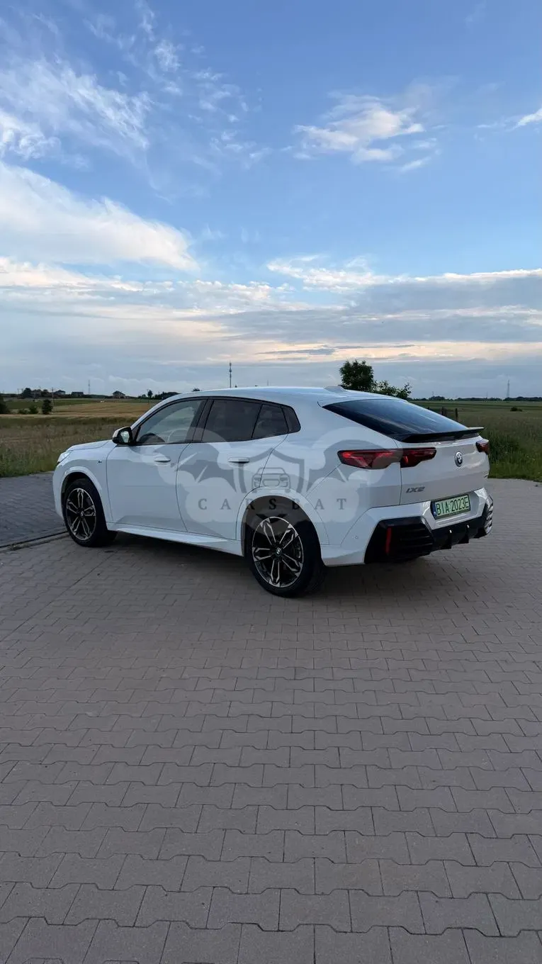 BMW iX2 eDrive20 66.5kWh M Sport 2024