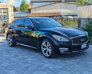 Infiniti Q70 2015