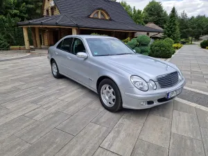 Mercedes-Benz E W211 2002