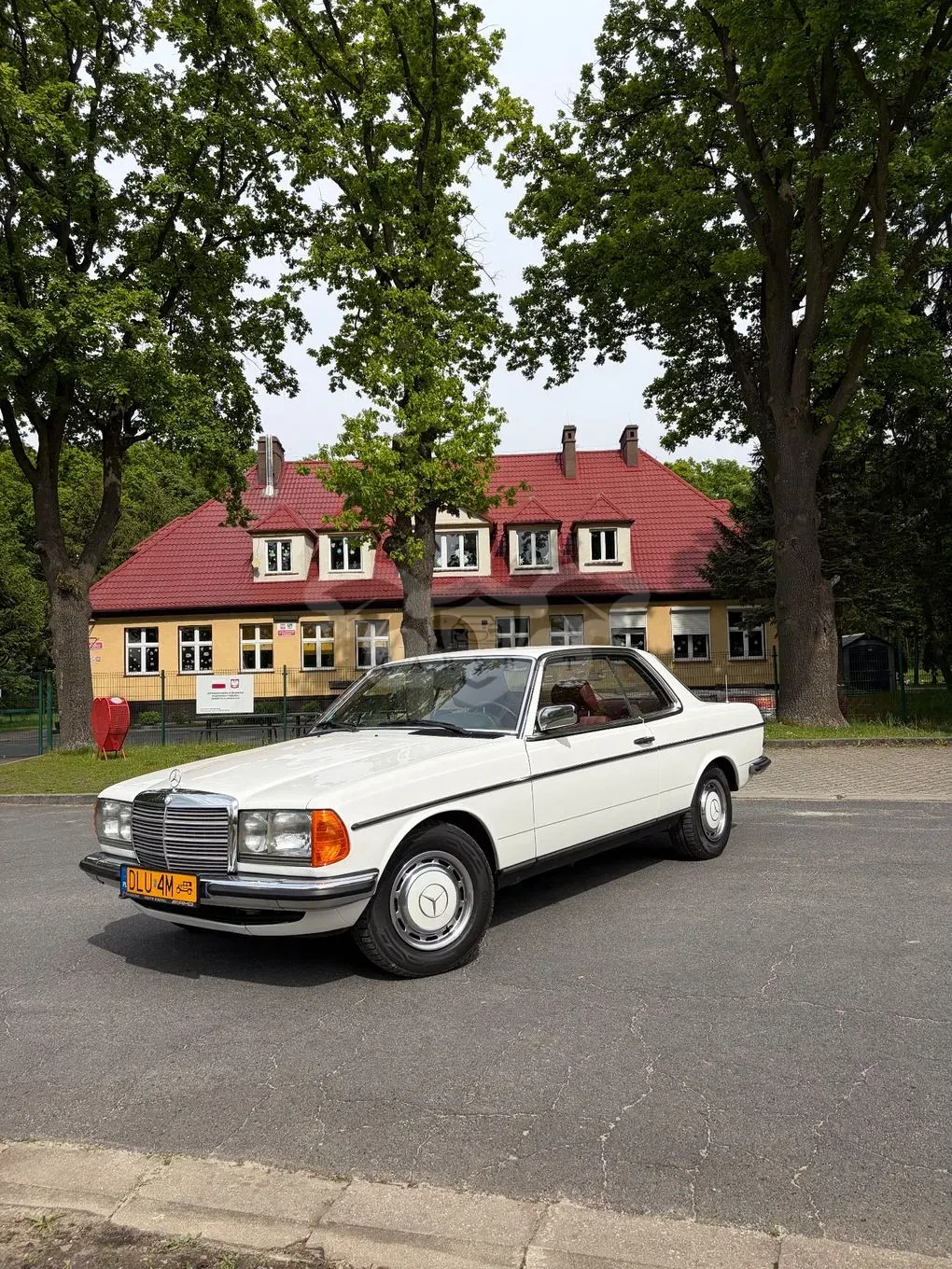 Mercedes-Benz E 1983