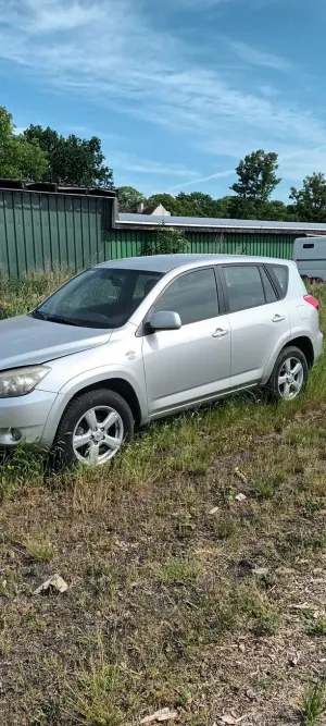 Toyota Rav4 III 2.2 D-4D Sol 180 2006