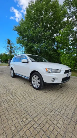 Mitsubishi Outlander II 2.2 DI-D 4WD Intense 2011